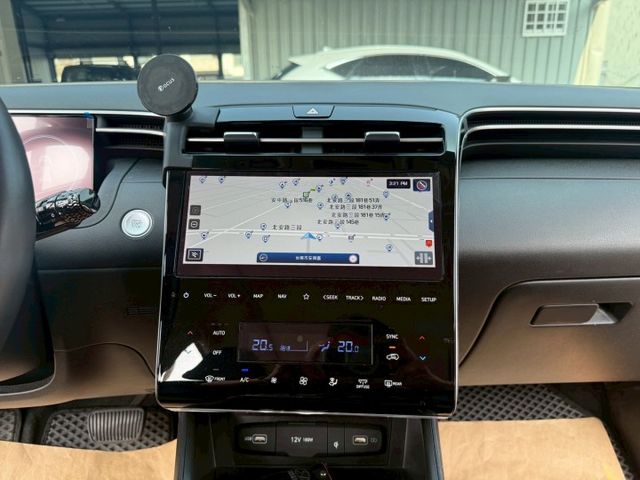 原版件 原廠保固 配備~全景天窗/ACC/單電動椅/無線充電座/環景/車道維持/換檔撥片/HUD/電尾門 (海佃店)  第9張相片