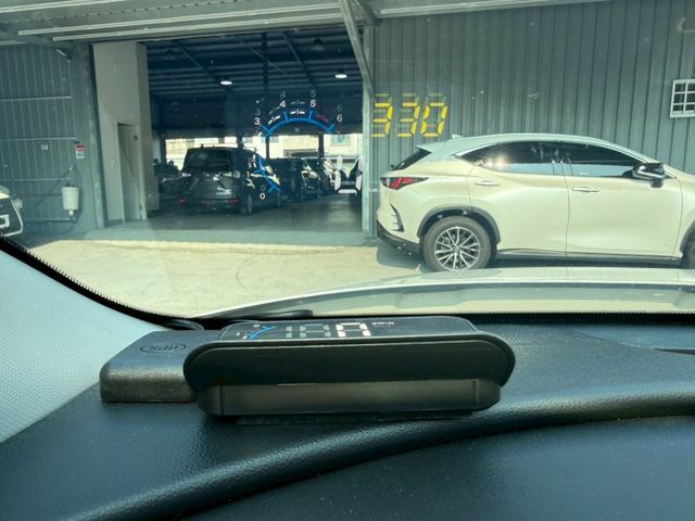 原版件 原廠保固 配備~全景天窗/ACC/單電動椅/無線充電座/環景/車道維持/換檔撥片/HUD/電尾門 (海佃店)  第14張相片