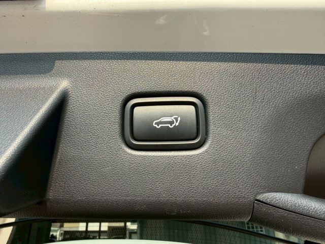 原版件 原廠保固 配備~全景天窗/ACC/單電動椅/無線充電座/環景/車道維持/換檔撥片/HUD/電尾門 (海佃店)  第16張相片