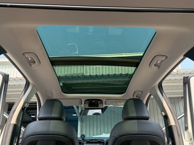 原版件 原廠保固 配備~全景天窗/ACC/單電動椅/無線充電座/環景/車道維持/換檔撥片/HUD/電尾門 (海佃店)  第17張相片