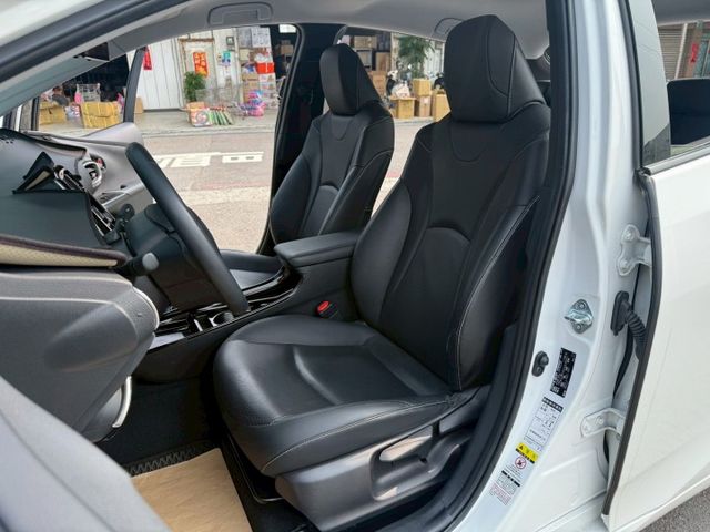 22年式~PHV旗艦版 原廠保養 配備~ACC/環景/無線充電座/盲點/車道偏移/自動停車 (海佃店)  第4張相片