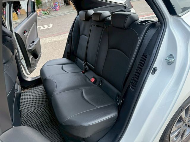 22年式~PHV旗艦版 原廠保養 配備~ACC/環景/無線充電座/盲點/車道偏移/自動停車 (海佃店)  第5張相片