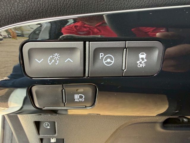 22年式~PHV旗艦版 原廠保養 配備~ACC/環景/無線充電座/盲點/車道偏移/自動停車 (海佃店)  第13張相片