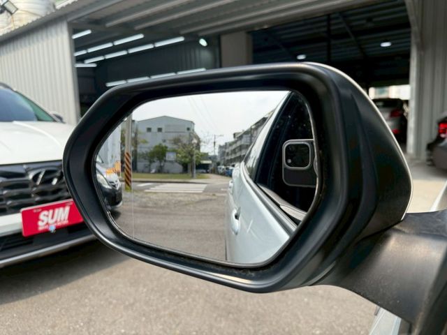 22年式~PHV旗艦版 原廠保養 配備~ACC/環景/無線充電座/盲點/車道偏移/自動停車 (海佃店)  第16張相片