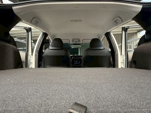 22年式~PHV旗艦版 原廠保養 配備~ACC/環景/無線充電座/盲點/車道偏移/自動停車 (海佃店)  第17張相片