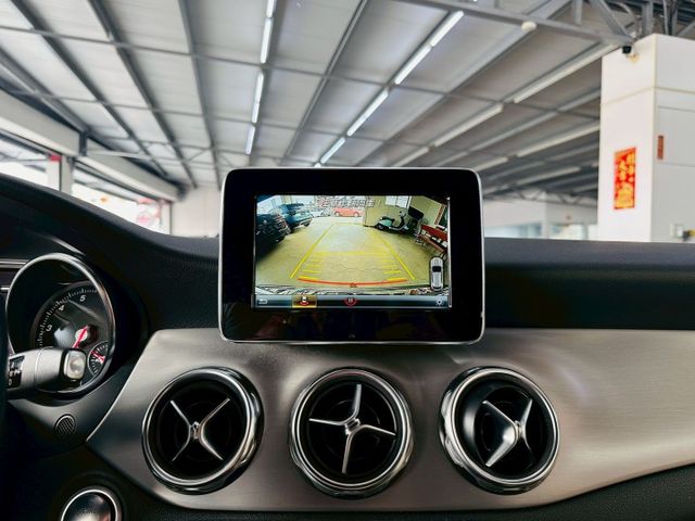 19年式~AMG 原廠保養 配備~I-KEY/雙記憶椅/定速/換檔撥片/倒車顯影/電尾門 (北安店)  第10張相片