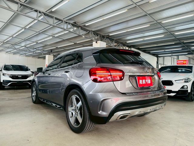 19年式~AMG 原廠保養 配備~I-KEY/雙記憶椅/定速/換檔撥片/倒車顯影/電尾門 (北安店)  第20張相片