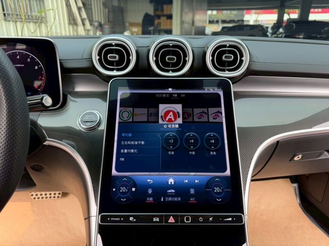 原版件 配備~雙記憶椅/ACC/換檔撥片/無線充電座/環景/盲點/Apple CarPlay/電尾門 (北安店)  第9張相片