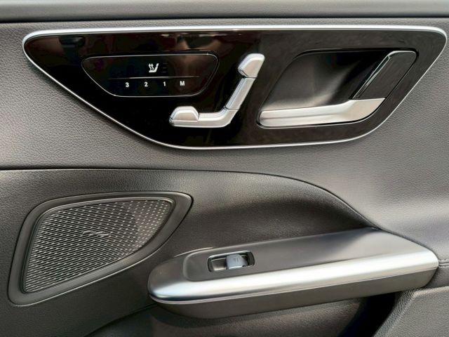 原版件 配備~雙記憶椅/ACC/換檔撥片/無線充電座/環景/盲點/Apple CarPlay/電尾門 (北安店)  第15張相片