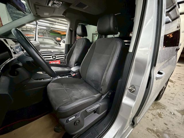 選配原廠露營設備:車邊帳.流理臺.炊煮平台.床墊.床架 配備~ACC/無線充電座/自動停車/CarPlay (北安店)  第3張相片