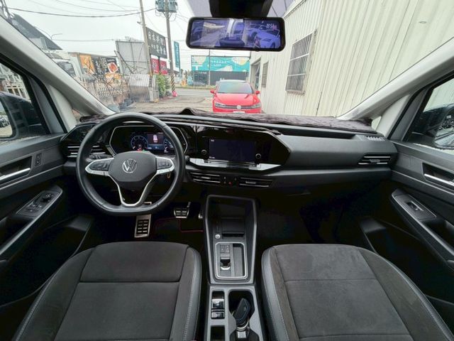 選配原廠露營設備:車邊帳.流理臺.炊煮平台.床墊.床架 配備~ACC/無線充電座/自動停車/CarPlay (北安店)  第7張相片