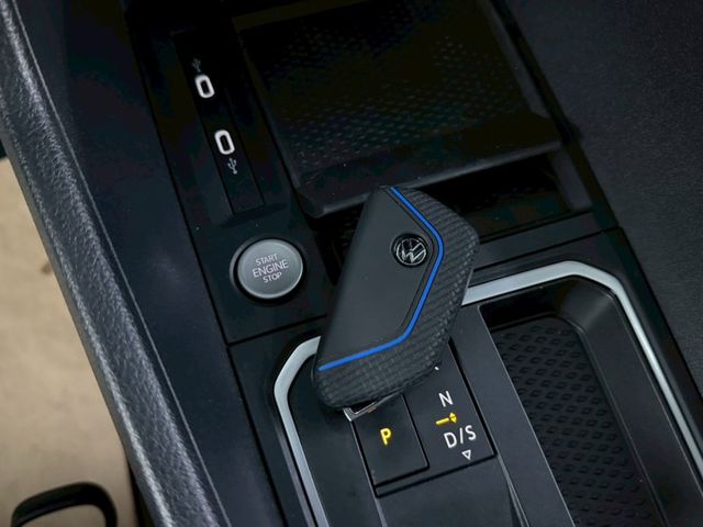 選配原廠露營設備:車邊帳.流理臺.炊煮平台.床墊.床架 配備~ACC/無線充電座/自動停車/CarPlay (北安店)  第13張相片