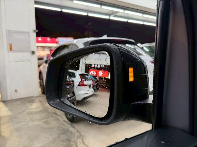 選配原廠露營設備:車邊帳.流理臺.炊煮平台.床墊.床架 配備~ACC/無線充電座/自動停車/CarPlay (北安店)  第14張相片