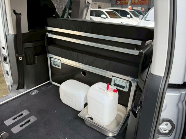 選配原廠露營設備:車邊帳.流理臺.炊煮平台.床墊.床架 配備~ACC/無線充電座/自動停車/CarPlay (北安店)  第15張相片