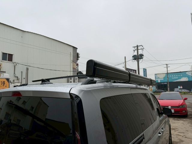 選配原廠露營設備:車邊帳.流理臺.炊煮平台.床墊.床架 配備~ACC/無線充電座/自動停車/CarPlay (北安店)  第18張相片