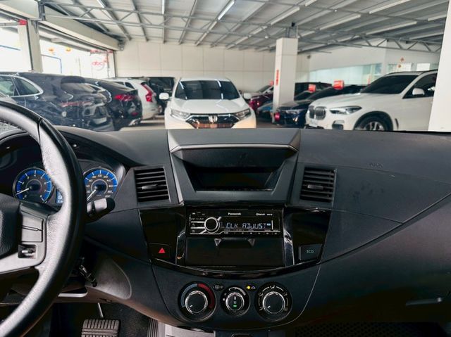 精緻版 原版件 配備~定速/方向盤音響控制/2安全氣囊/電動後視鏡/高低可調大燈 (北安店)  第10張相片