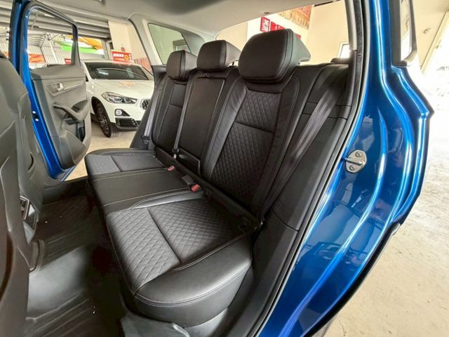 原版件 原廠保養 I-KEY/ACC/環景/Apple CarPlay/車道偏移/盲點/導航/電尾門 (北安店)  第5張相片