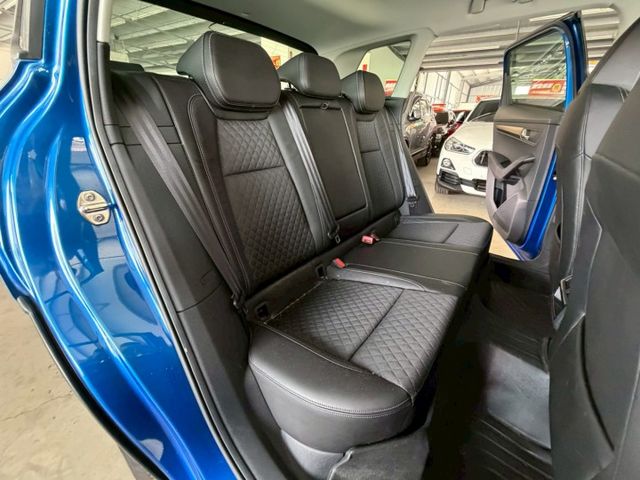 原版件 原廠保養 I-KEY/ACC/環景/Apple CarPlay/車道偏移/盲點/導航/電尾門 (北安店)  第7張相片