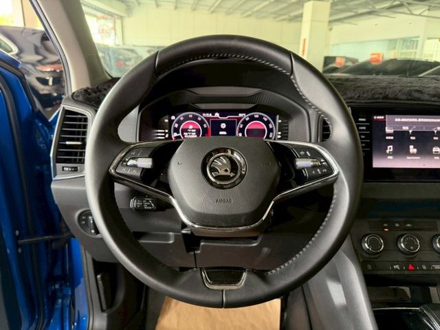 原版件 原廠保養 I-KEY/ACC/環景/Apple CarPlay/車道偏移/盲點/導航/電尾門 (北安店)  第9張相片