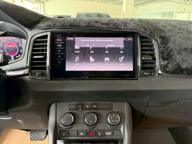 原版件 原廠保養 I-KEY/ACC/環景/Apple CarPlay/車道偏移/盲點/導航/電尾門 (北安店)  第10張相片