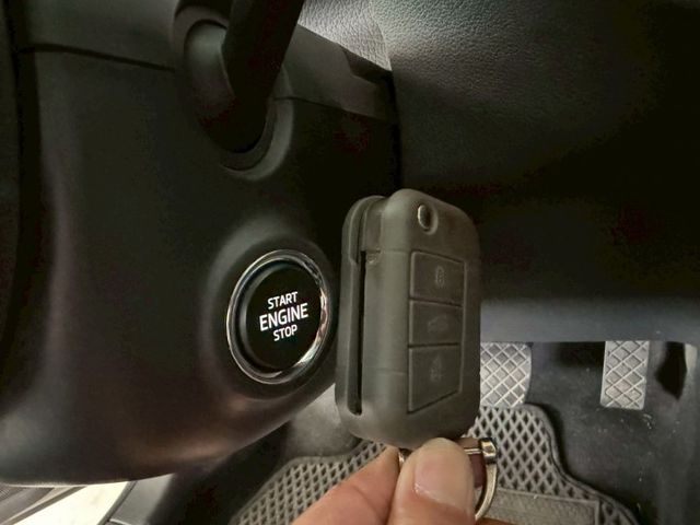 豪華動能版 原版件 雙電熱椅/ACC/盲點/環景/Apple CarPlay/車道偏移/盲點/電尾門 (北安店)  第13張相片