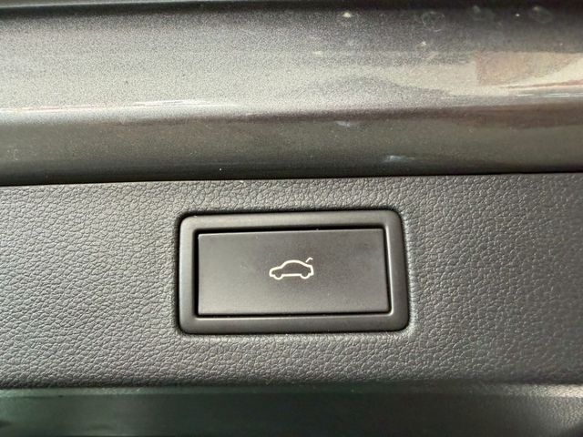 豪華動能版 原版件 雙電熱椅/ACC/盲點/環景/Apple CarPlay/車道偏移/盲點/電尾門 (北安店)  第15張相片