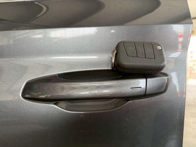 豪華動能版 原版件 雙電熱椅/ACC/盲點/環景/Apple CarPlay/車道偏移/盲點/電尾門 (北安店)  第17張相片