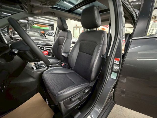 原版件 原廠保養 天窗/ACC/環景/換檔撥片/Apple CarPlay/盲點/車道偏移 (北安店)  第3張相片