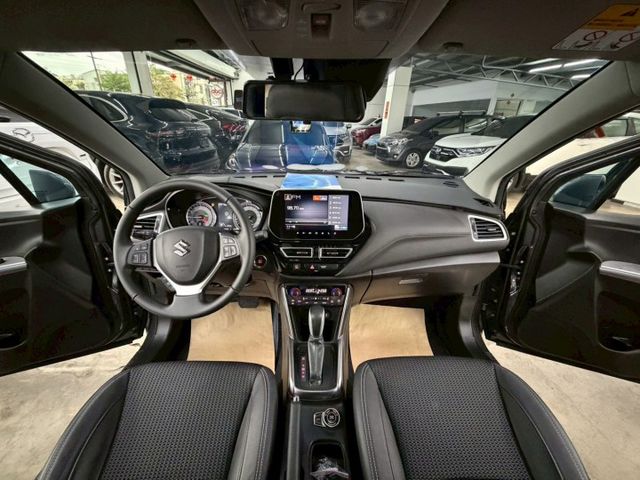 原版件 原廠保養 天窗/ACC/環景/換檔撥片/Apple CarPlay/盲點/車道偏移 (北安店)  第7張相片