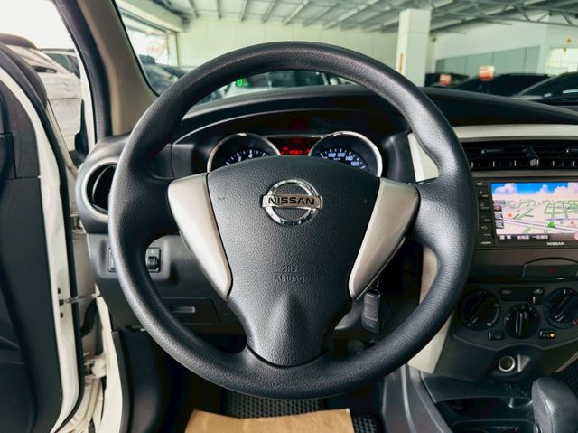 原版件 原廠保養 配備~倒車顯影/導航/HUD/胎壓偵測/數位電視/高低可調大燈 (北安店)  第9張相片