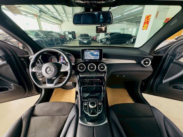 4MATIC 原廠保養 配備~天窗/I-KEY/定速/雙電動椅/換檔撥片/環景/導航/電尾門  (北安店)  第7張相片