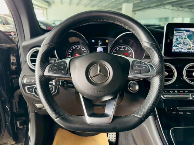 4MATIC 原廠保養 配備~天窗/I-KEY/定速/雙電動椅/換檔撥片/環景/導航/電尾門  (北安店)  第8張相片