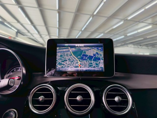 4MATIC 原廠保養 配備~天窗/I-KEY/定速/雙電動椅/換檔撥片/環景/導航/電尾門  (北安店)  第11張相片