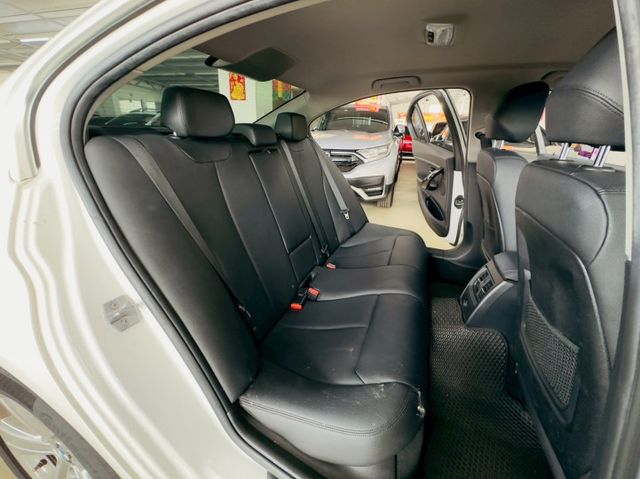 配備~I-KEY/單記憶椅/雙電動椅/倒車顯影/定速系統/電動後視鏡/LED頭燈 (北安店)  第7張相片