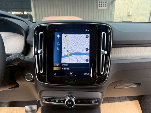 PLUS T2 原版件 原廠保養 雙電動椅/ACC/環景/盲點/無線充電座/車道維持/電尾門 (海佃店)  第9張相片