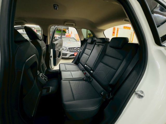 原版件 原廠保養 雙電動椅/ACC/盲點/HUD/Apple CarPlay/環景/AR擴增實境/電尾門 (北安店)  第4張相片