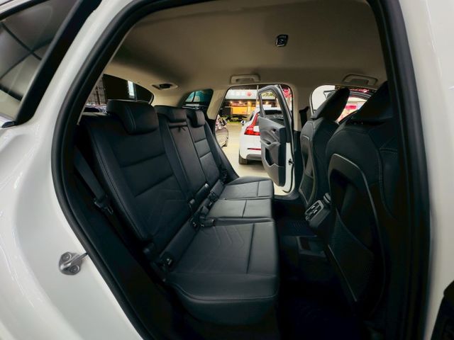 原版件 原廠保養 雙電動椅/ACC/盲點/HUD/Apple CarPlay/環景/AR擴增實境/電尾門 (北安店)  第6張相片