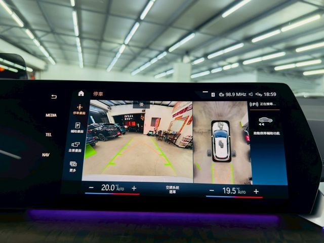 原版件 原廠保養 雙電動椅/ACC/盲點/HUD/Apple CarPlay/環景/AR擴增實境/電尾門 (北安店)  第10張相片