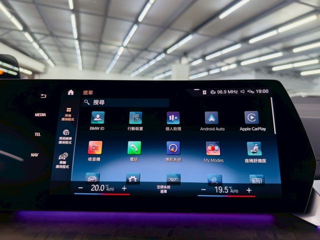 原版件 原廠保養 雙電動椅/ACC/盲點/HUD/Apple CarPlay/環景/AR擴增實境/電尾門 (北安店)  第11張相片