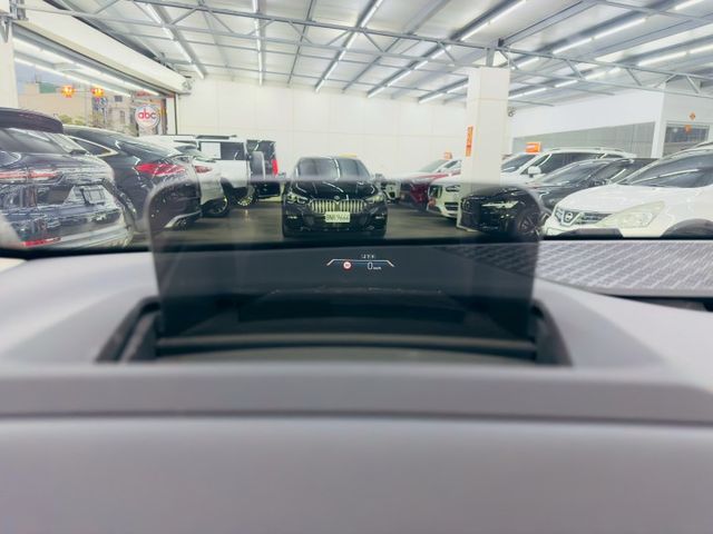 原版件 原廠保養 雙電動椅/ACC/盲點/HUD/Apple CarPlay/環景/AR擴增實境/電尾門 (北安店)  第14張相片