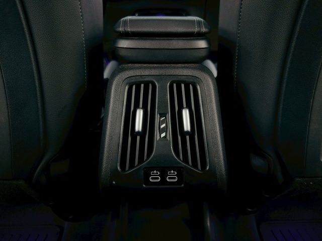 原版件 原廠保養 雙電動椅/ACC/盲點/HUD/Apple CarPlay/環景/AR擴增實境/電尾門 (北安店)  第15張相片