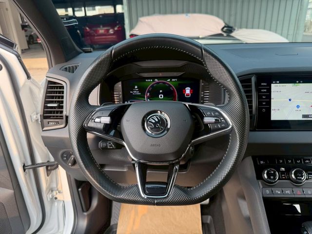 新玉山版 原版件 原廠保固 配備~雙記憶椅/換檔撥片/ACC/環景/車道維持/電尾門 (海佃店)  第8張相片