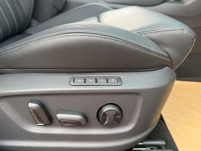 新玉山版 原版件 原廠保固 配備~雙記憶椅/換檔撥片/ACC/環景/車道維持/電尾門 (海佃店)  第16張相片