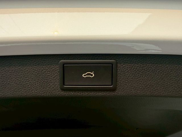 新玉山版 原版件 原廠保固 配備~雙記憶椅/換檔撥片/ACC/環景/車道維持/電尾門 (海佃店)  第18張相片