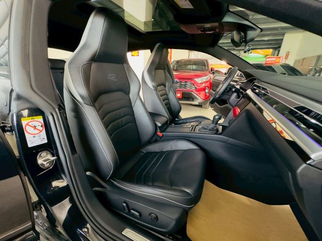 330TSI R-Line 原版件 配備~天窗/雙電動椅/換檔撥片/車道維持/自動停車/電尾門 (北安店)  第5張相片