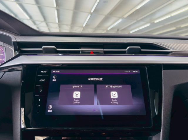 330TSI R-Line 原版件 配備~天窗/雙電動椅/換檔撥片/車道維持/自動停車/電尾門 (北安店)  第12張相片