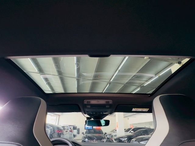 330TSI R-Line 原版件 配備~天窗/雙電動椅/換檔撥片/車道維持/自動停車/電尾門 (北安店)  第17張相片