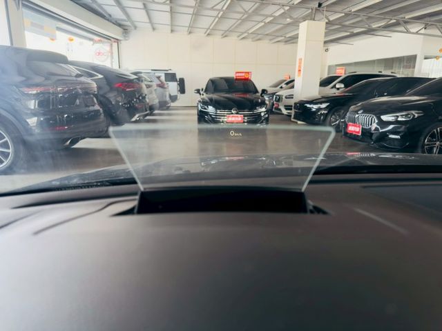 330TSI R-Line 原版件 配備~天窗/雙電動椅/換檔撥片/車道維持/自動停車/電尾門 (北安店)  第18張相片