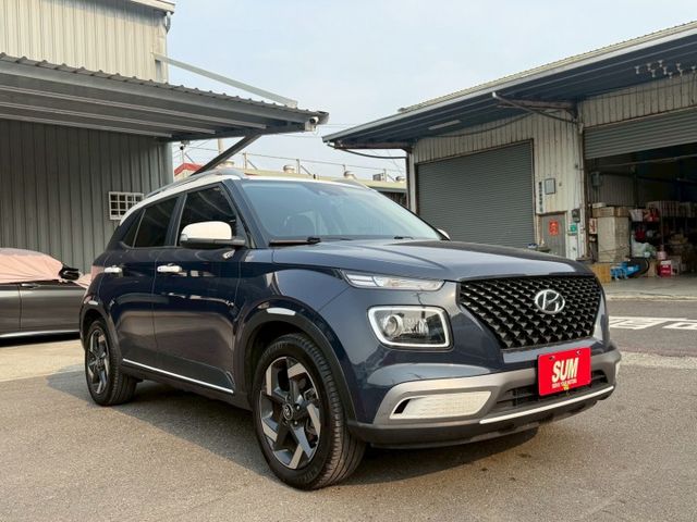 GLC版 原版件 配備~I-KEY/定速系統/倒車顯影/導航/車道偏移/循跡防滑/胎壓偵測 (海佃店)  第3張相片