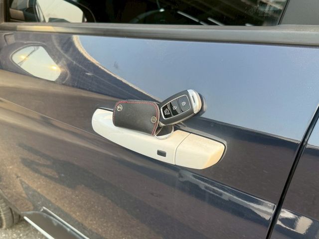 GLC版 原版件 配備~I-KEY/定速系統/倒車顯影/導航/車道偏移/循跡防滑/胎壓偵測 (海佃店)  第17張相片